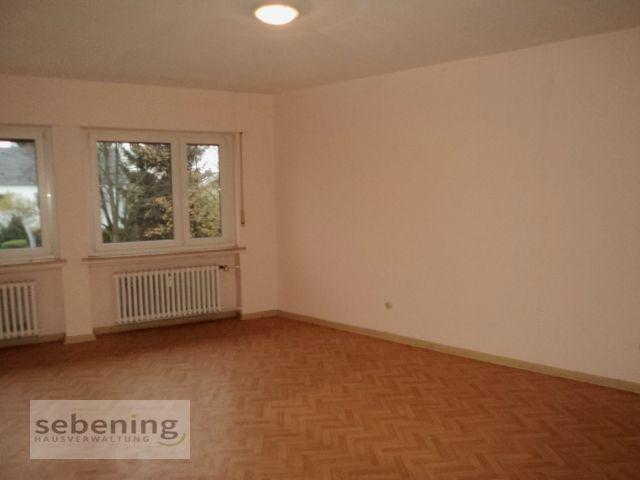 Exposé 2306 • Interessante und großzügig geschnittene 4 ZKB Wohnung!!! - Foto 2